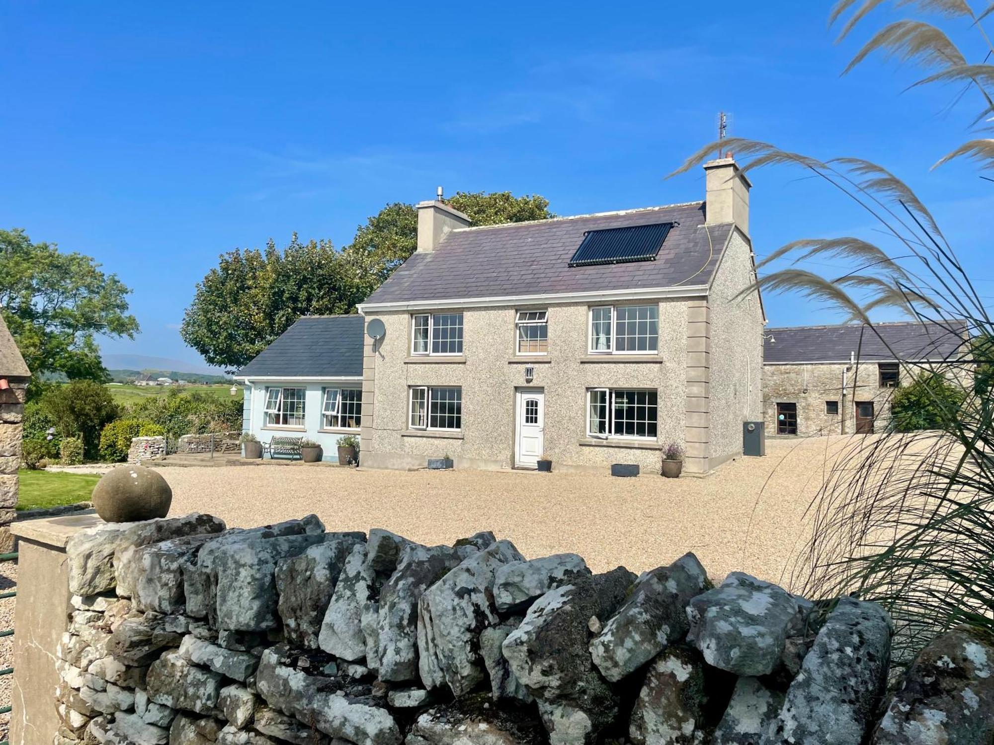 Country Farm House Bruckless エクステリア 写真
